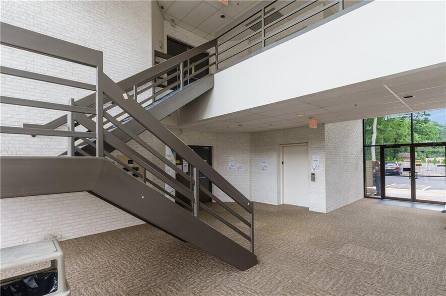 More Photos Of 1637 Mineral Spring Ave, North Providence Medical For Lease