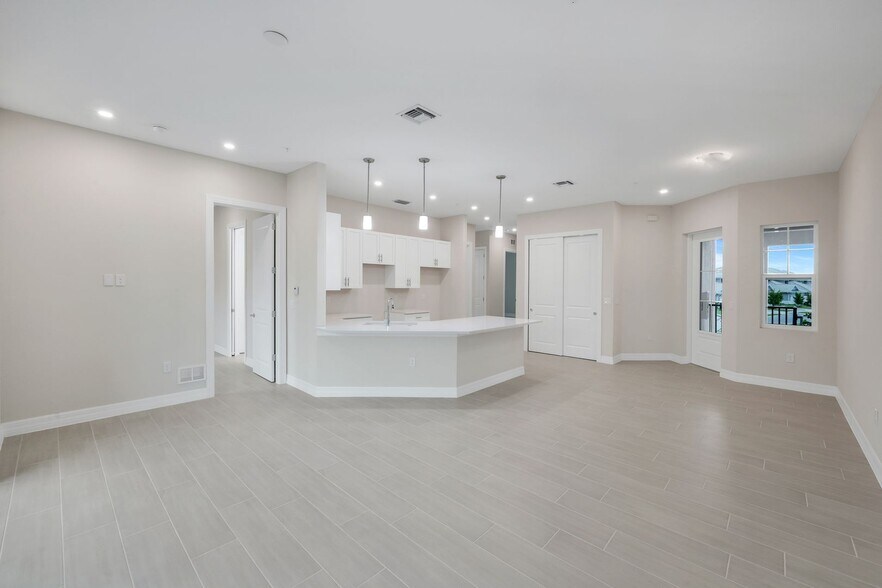 More Photos Of 280 Indies Dr E, Naples Apartments For Sale