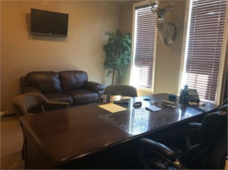 More Photos Of 1112 Nolan Trce, Leesville Office For Lease