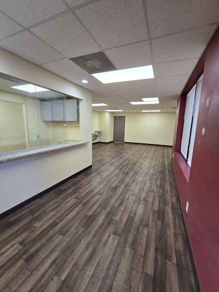 More Photos Of 6344 E Broadway Rd, Mesa Medical For Lease