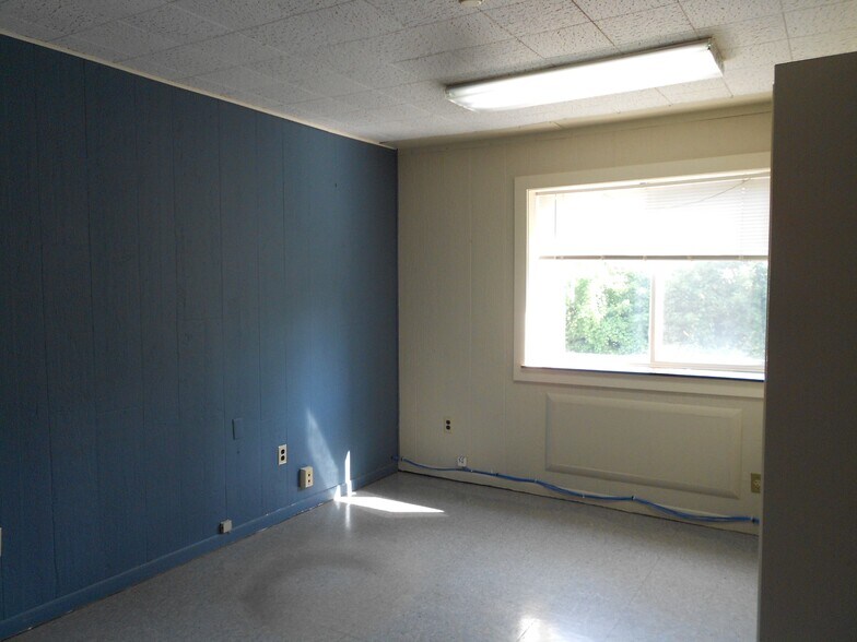 More Photos Of 1 Chips Ln, Fishkill Light Manufacturing For Lease