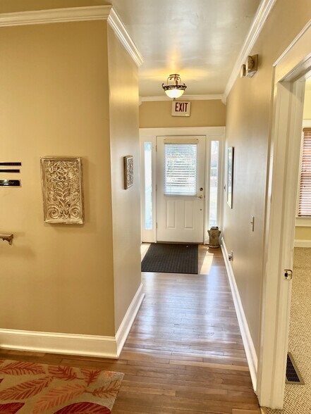 More Photos Of 440 S Perry St, Lawrenceville Office For Lease