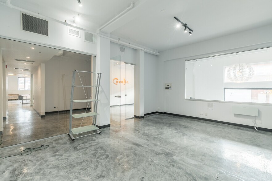 More Photos Of 4215 Rue D'iberville, Montréal Office For Lease