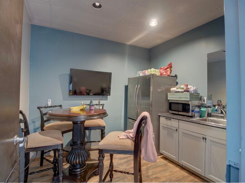 More Photos Of 1000 Van Buren Ave, Indian Trail Flex For Lease