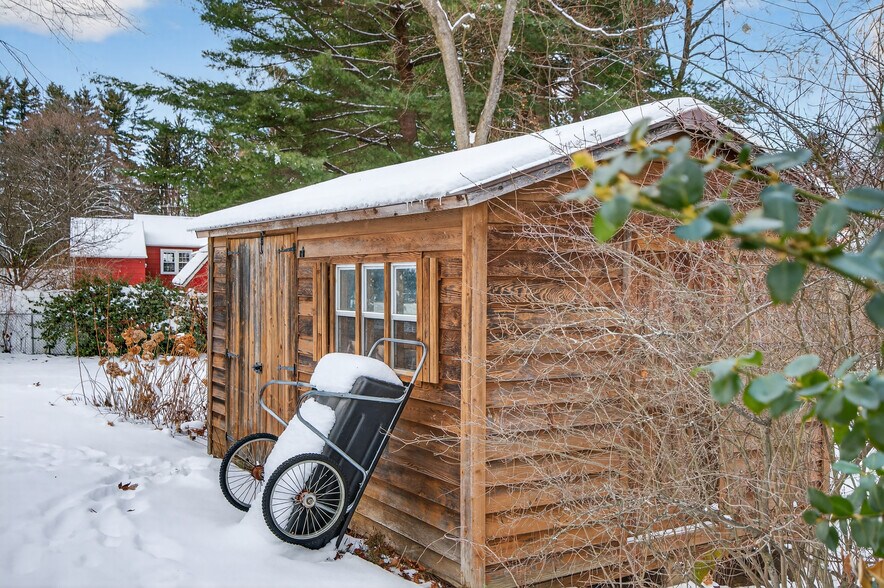 More Photos Of 6 Arbor Dr, Glens Falls Office For Sale