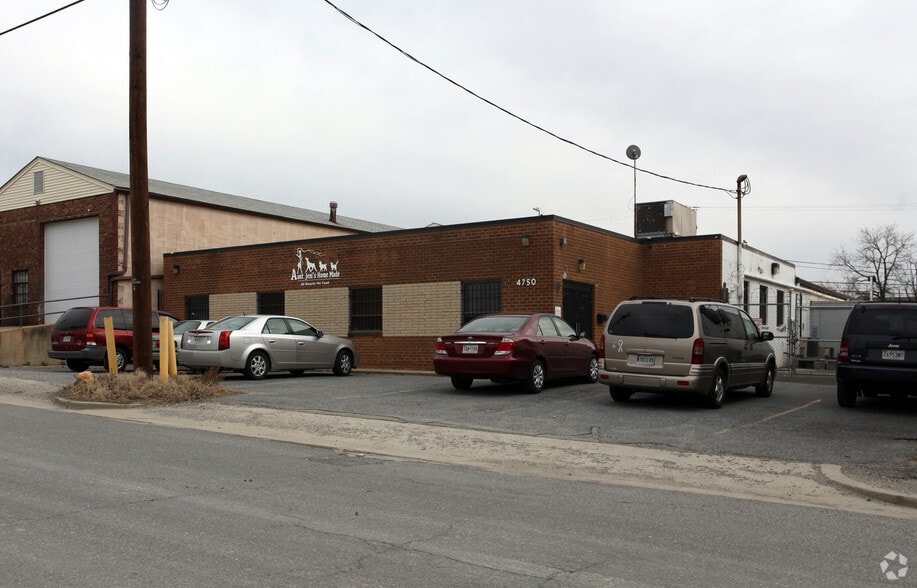 Primary Photo Of 4750 Clifton Rd, Temple Hills Warehouse For Sale