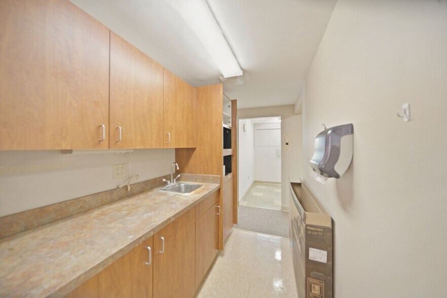 More Photos Of 2533 Sheridan Dr, Tonawanda Office For Sale
