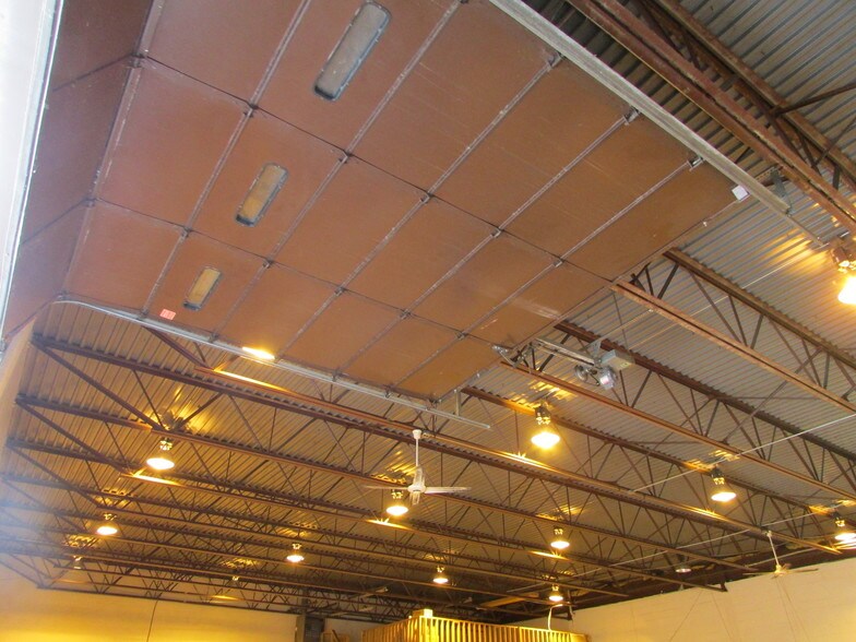 More Photos Of 14033-14055 Achyl Ave, Warren Warehouse For Sale