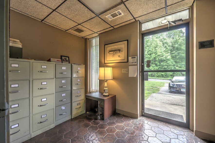 More Photos Of 15 Container Dr, Terryville Manufacturing For Sale