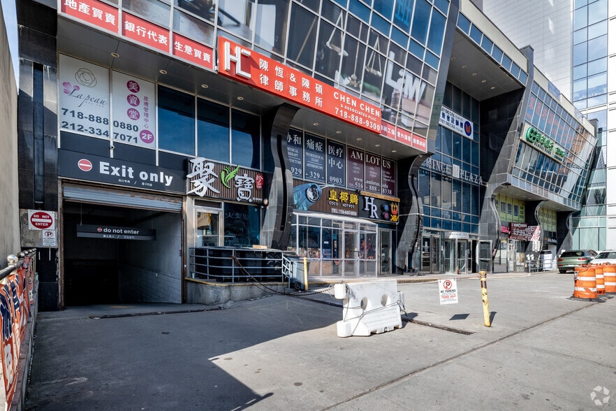 More Photos Of 3720 Prince St, Flushing Apartments For Sale