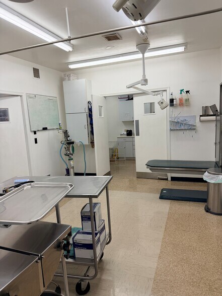 More Photos Of 3111 N Belt Hwy, Saint Joseph General Retail For Sale