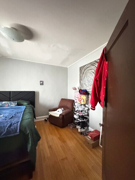More Photos Of 7914 S Dobson Ave, Chicago Apartments For Sale