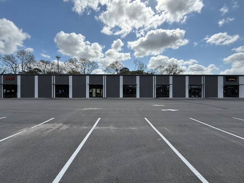 More Photos Of 5660 Rivers Ave, North Charleston Storefront For Lease