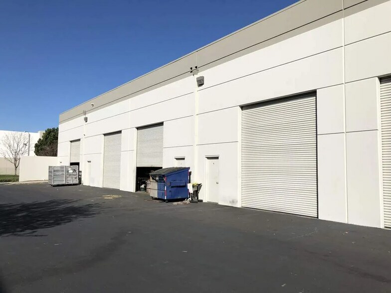More Photos Of 3100 E Cedar St, Ontario Warehouse For Lease