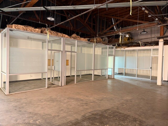 More Photos Of 5330-5340 Harbor St, Commerce Warehouse For Lease