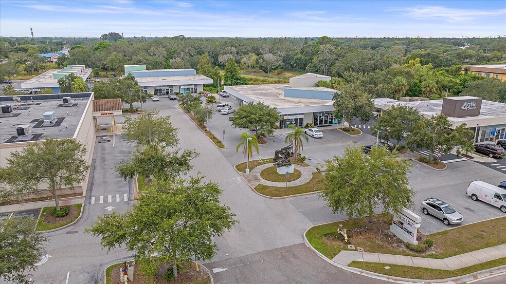 Primary Photo Of 15 S Beneva Rd, Sarasota Restaurant For Lease