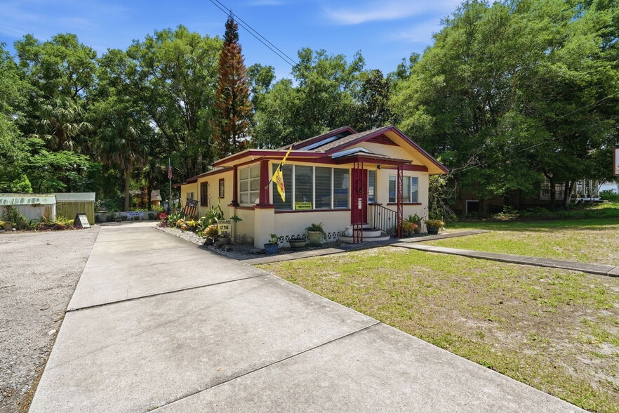 More Photos Of 718 E New York Ave, Deland Specialty For Sale