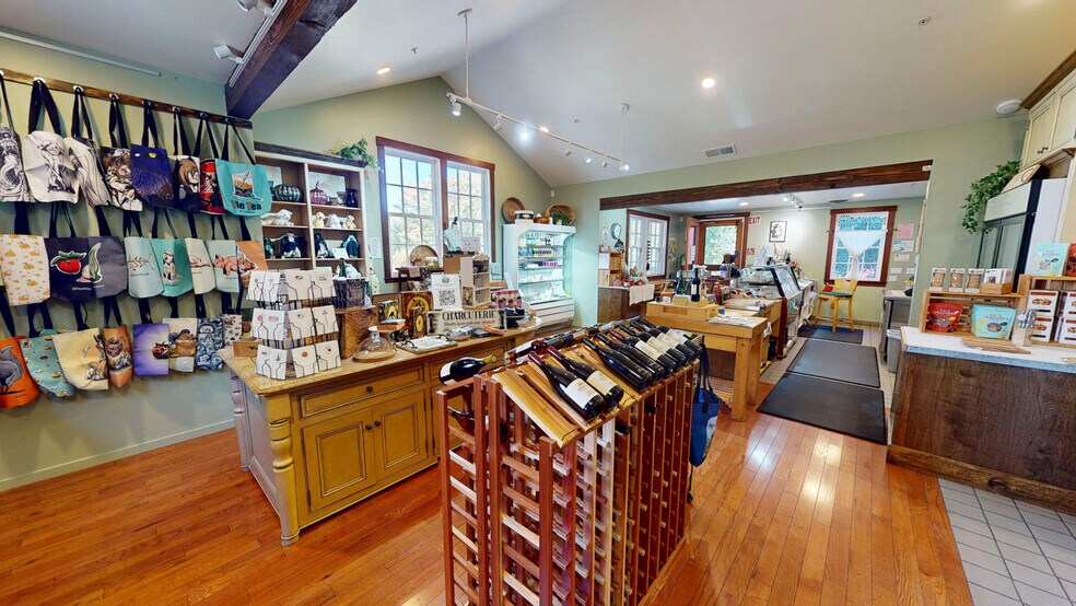 More Photos Of 380 Bohemian Hwy, Sebastopol Storefront Retail Residential For Sale