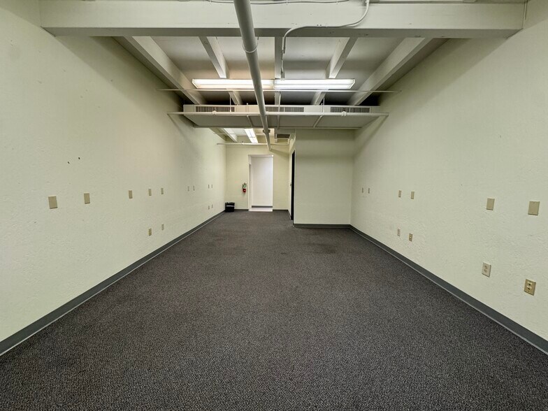 More Photos Of 4949 E. Kings Canyon Blvd, Fresno Coworking Space