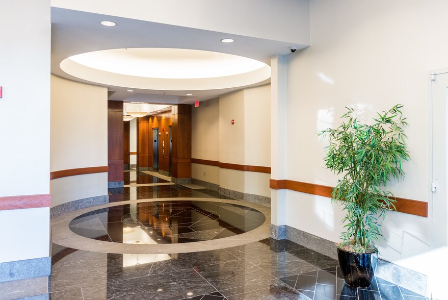 More Photos Of 2331 Mill Rd, Alexandria Office For Lease