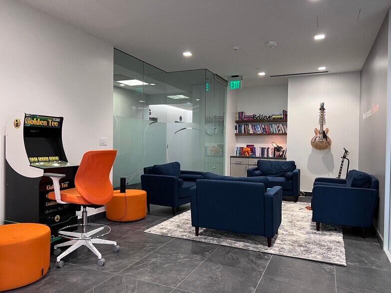 More Photos Of 3800 Maple Ave, Dallas Office For Lease