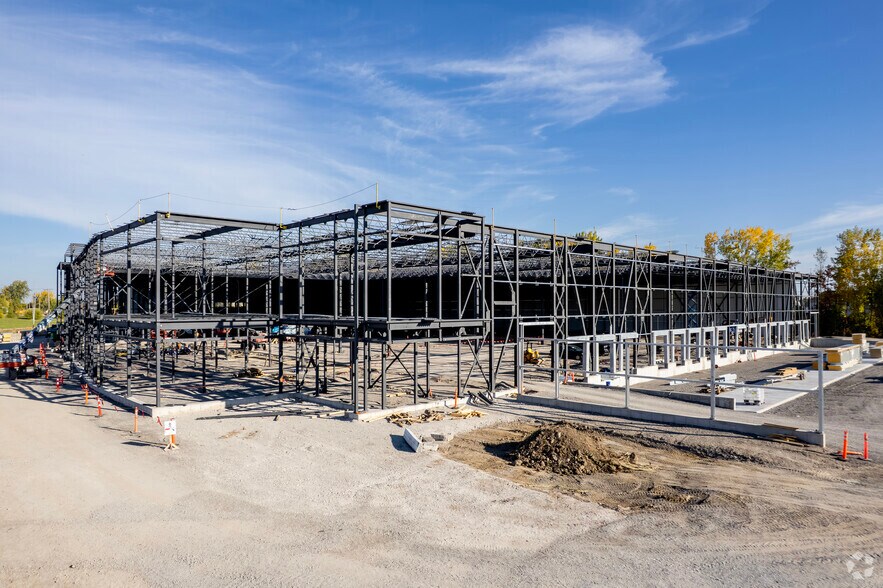 Primary Photo Of 260 Rue Jacques, Laval Warehouse For Sale