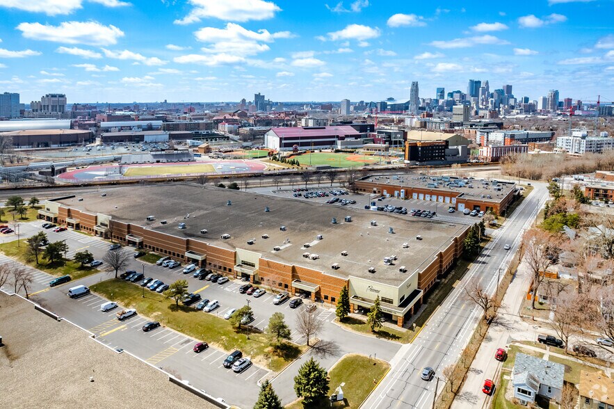 More Photos Of 1800-1860 Elm St SE, Minneapolis Light Distribution For Lease