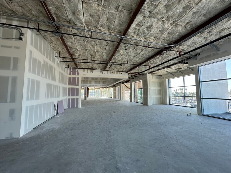More Photos Of 4625-4635 Admiralty Way, Marina Del Rey Unknown For Lease