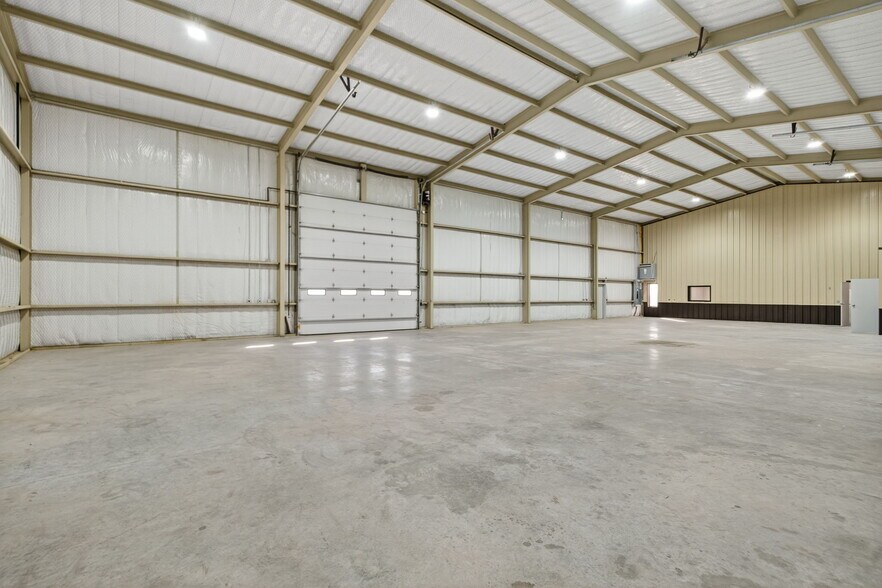 More Photos Of 16680 W Basin St, Odessa Warehouse For Sale