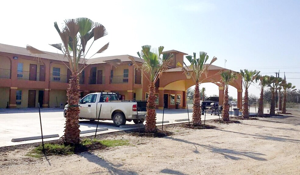 More Photos Of 3084 Tx-16, Tilden Hotel For Sale