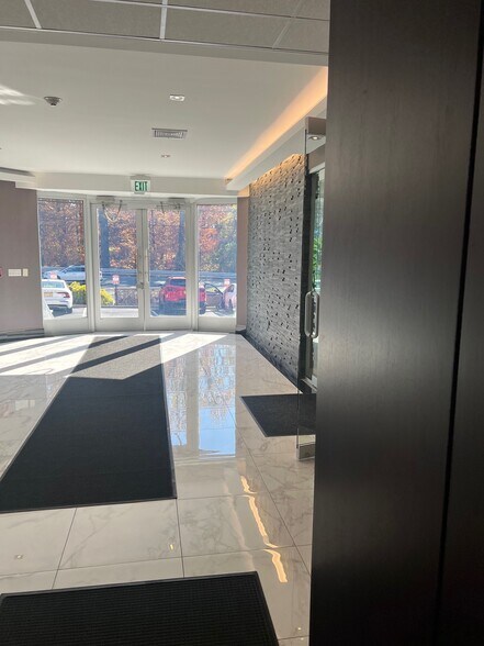 More Photos Of 570 Sylvan Ave, Englewood Cliffs Office For Lease