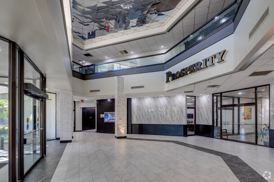 More Photos Of 6846 S Canton Ave, Tulsa Unknown For Lease