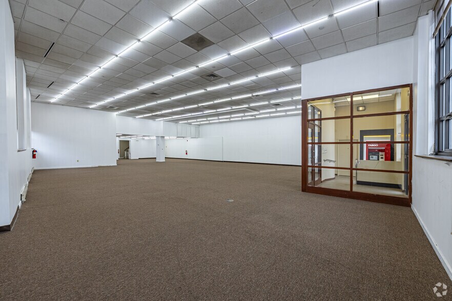 More Photos Of 201 N Wood Ave, Linden Bank For Lease