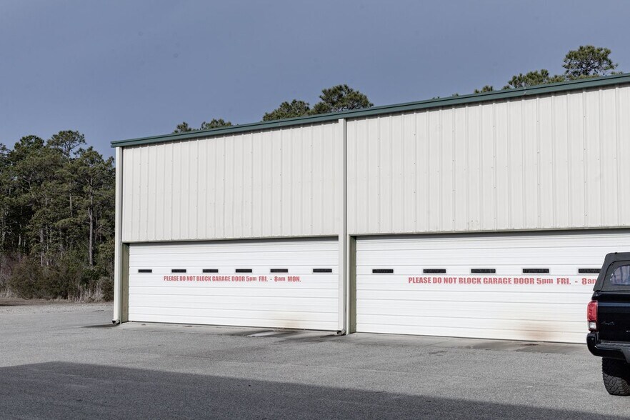 More Photos Of 3846 George II Hwy, Southport Warehouse For Lease
