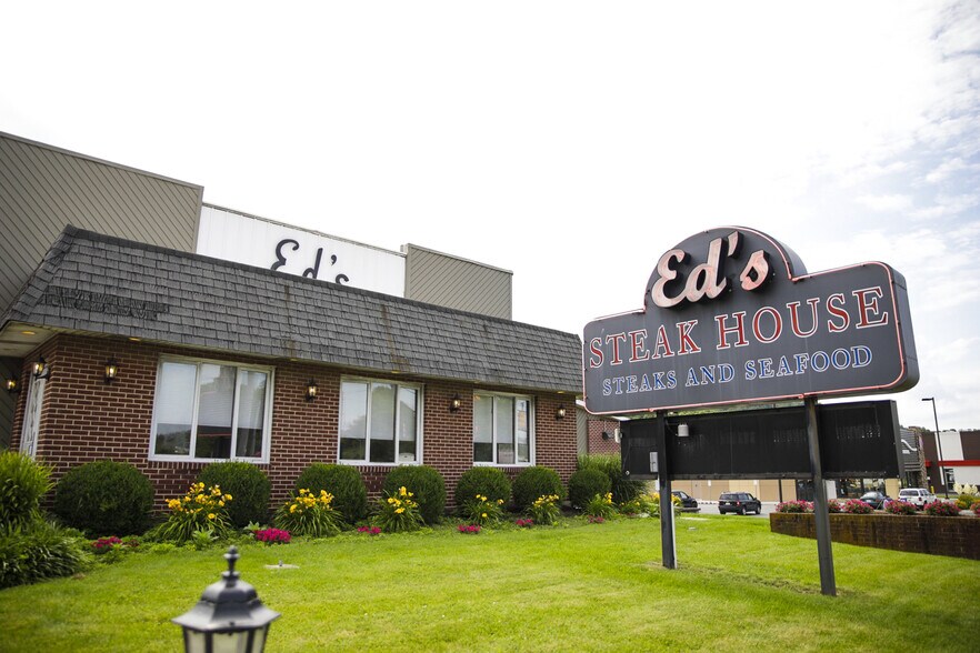 More Photos Of 4476 Business 220, Bedford Restaurant For Sale