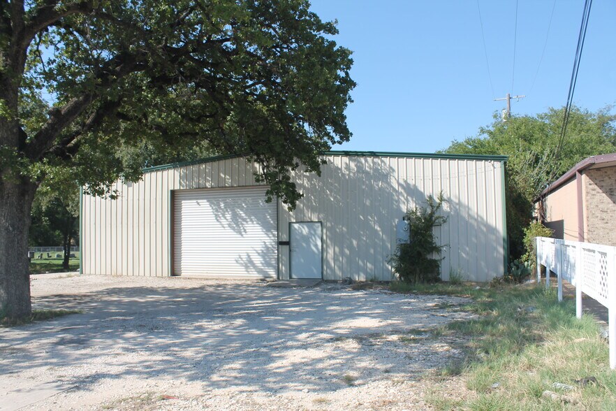 Primary Photo Of 2209 E Main St, Gatesville Service For Sale