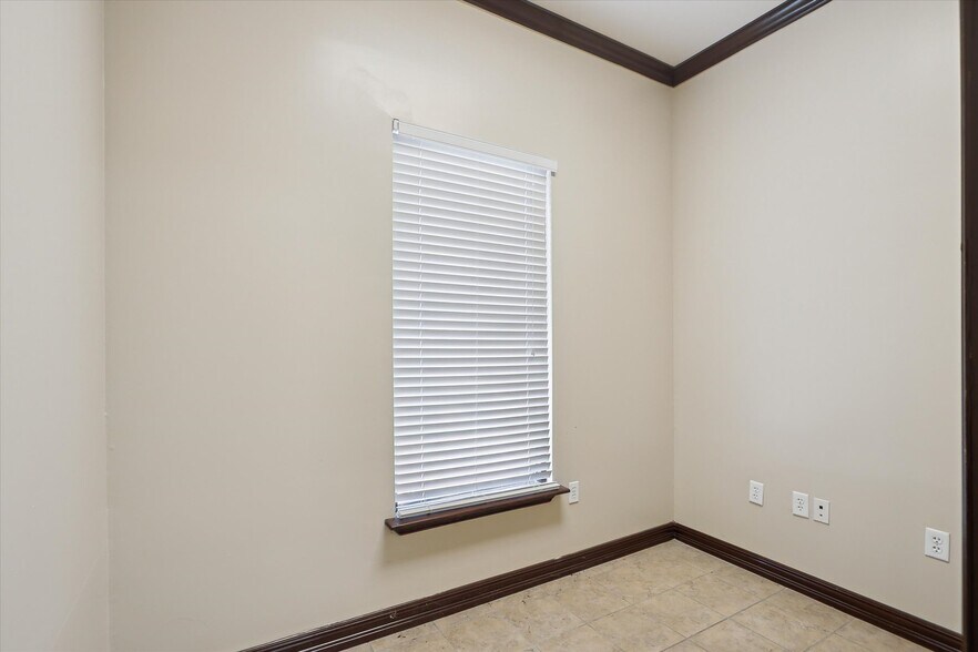 More Photos Of 3403 N Beach St, Fort Worth Medical For Lease