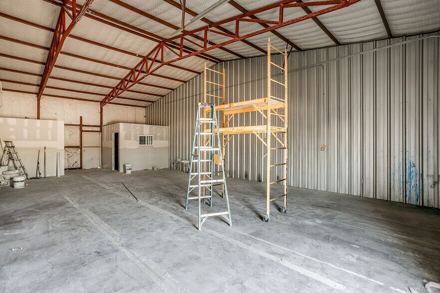 More Photos Of 3019 Keller Hicks Rd, Fort Worth Unknown For Lease