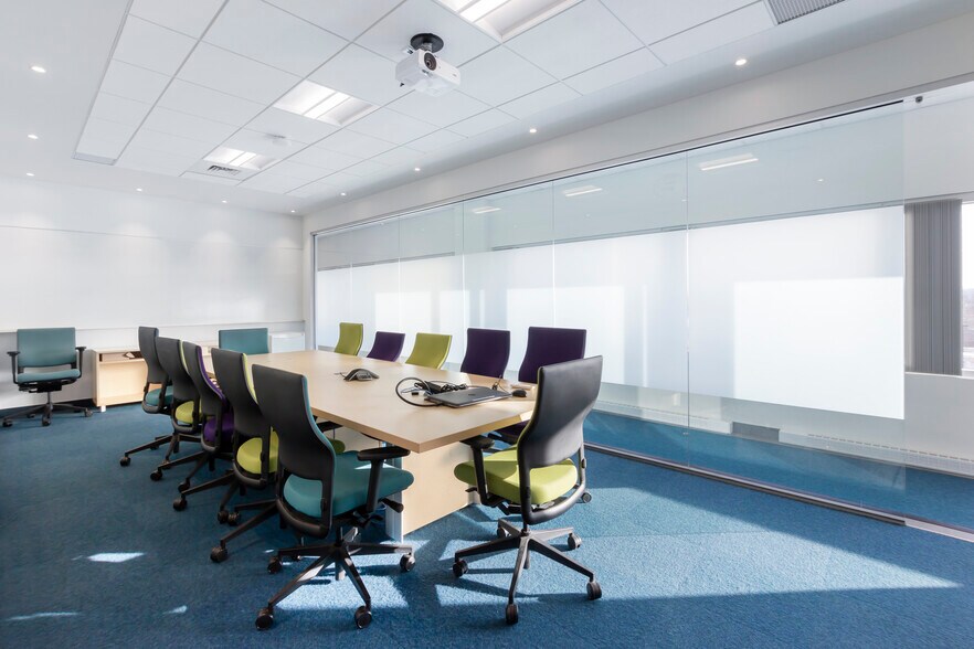 More Photos Of 1175 Boul Lebourgneuf, Québec Office For Lease
