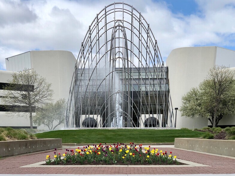 More Photos Of 4350 Westown Pky, West Des Moines Office For Lease