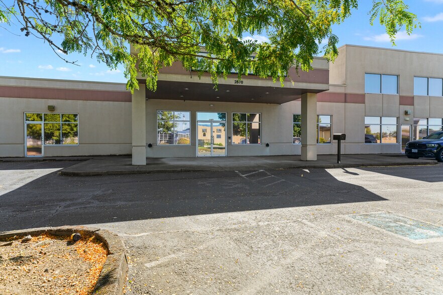 More Photos Of 2850-2860 Broadway St NE, Salem Medical For Lease