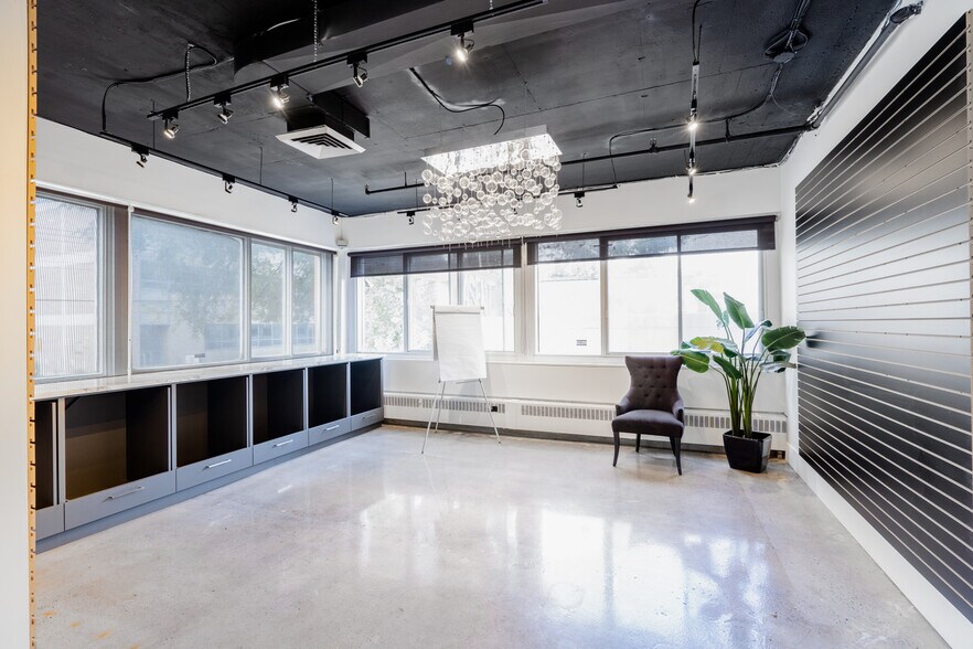 More Photos Of 8815 Av Du Parc, Montréal Loft Creative Space For Sale