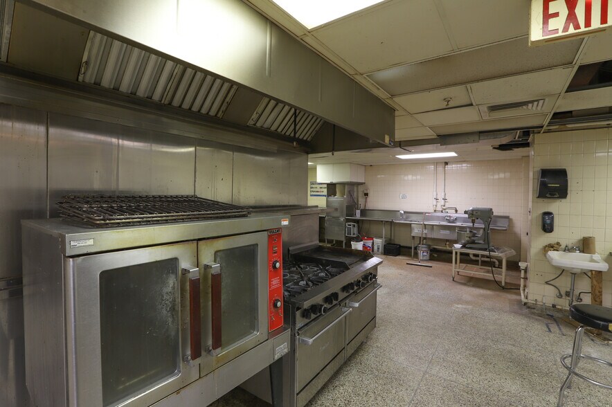 More Photos Of 184 Salem Ave, Dayton Office Residential For Lease