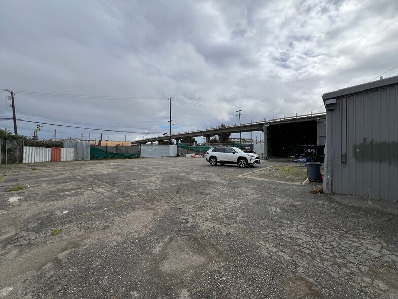 More Photos Of 1019 High St, Oakland Manufacturing For Lease