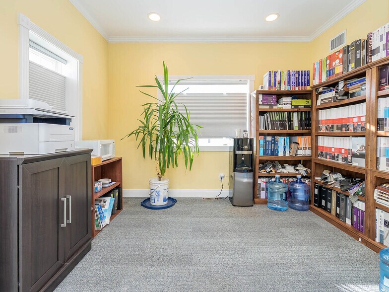 More Photos Of 17 S Maryland Ave, Port Washington Loft Creative Space For Sale