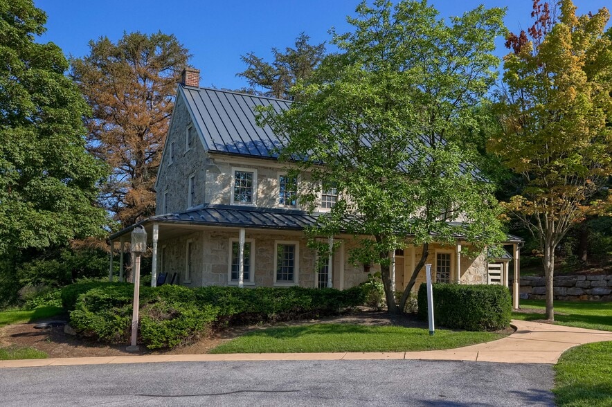 Primary Photo Of 711 Hartman Station Rd, Lancaster Office Residential For Lease