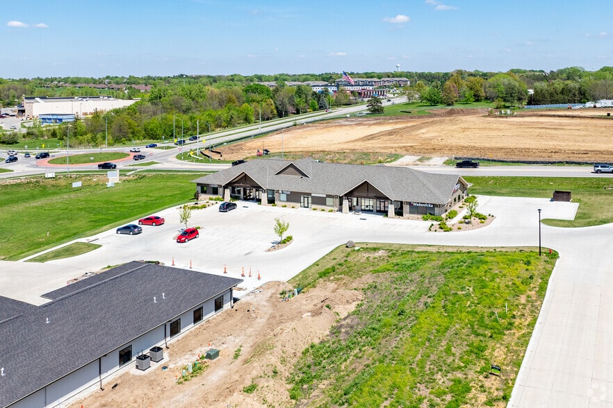 More Photos Of 70th & Pine Lake Rd, Lincoln Office For Lease