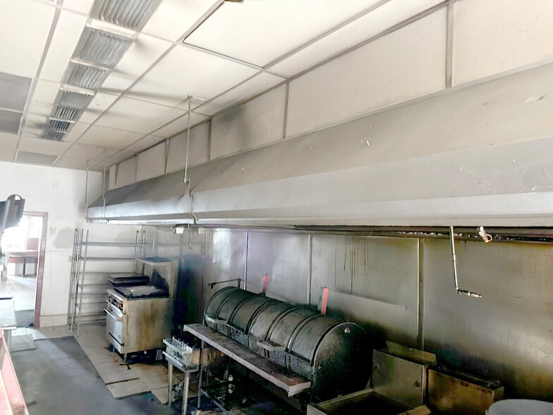 More Photos Of 19325-19371 S Dixie Hwy, Miami Storefront For Lease