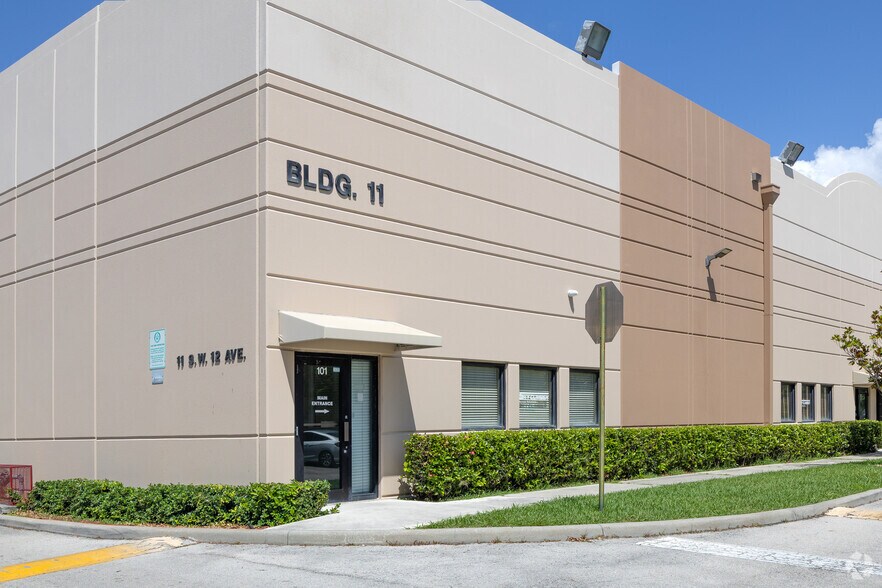 More Photos Of 73 SW 12th Ave, Dania Beach Warehouse For Lease