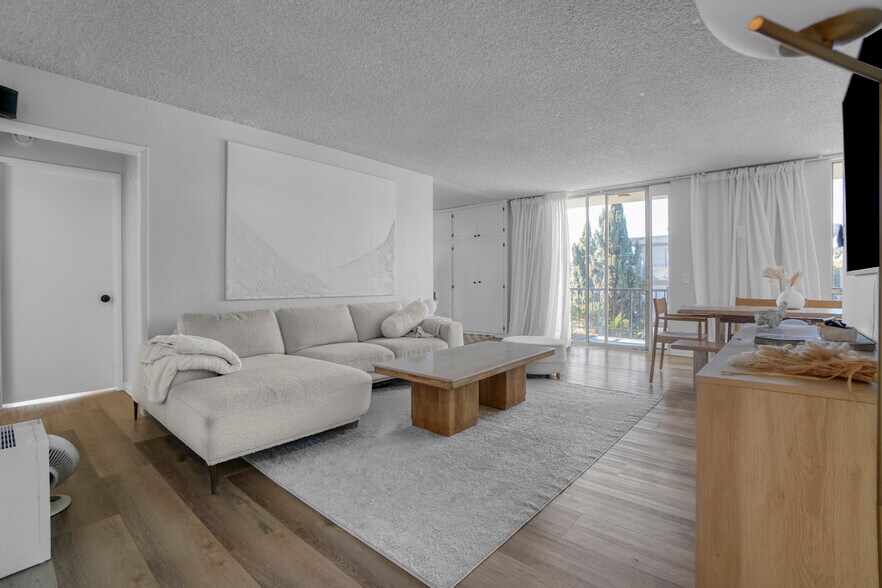 More Photos Of 8011 Romaine St, Los Angeles Apartments For Sale